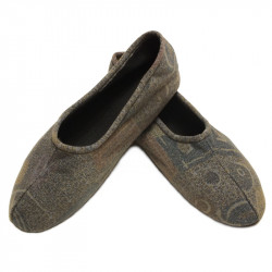Men's slippers with heel